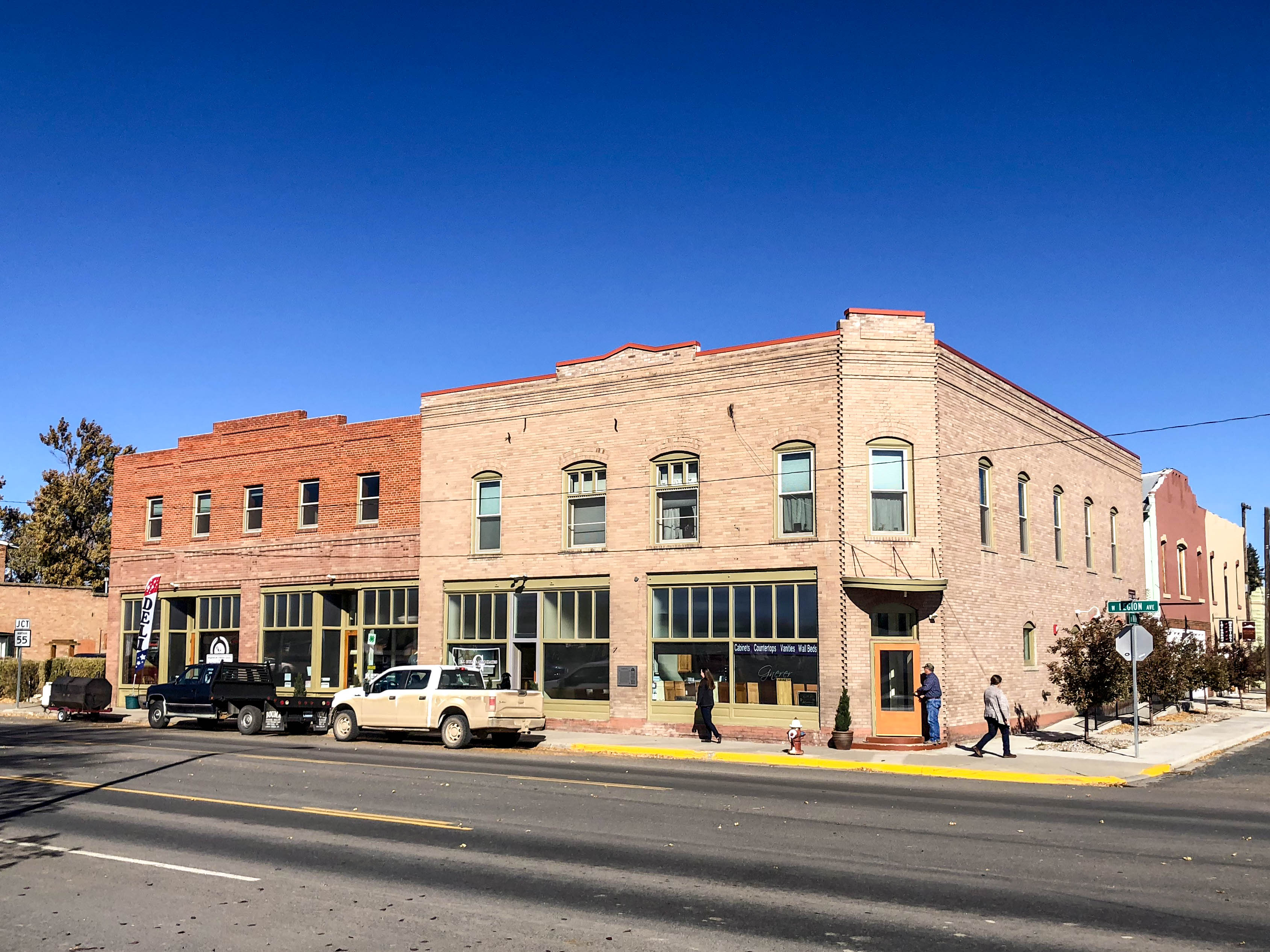 Outside view of the Borden's Hotel and Madison Jefferson County Extension office from Legion Avenue